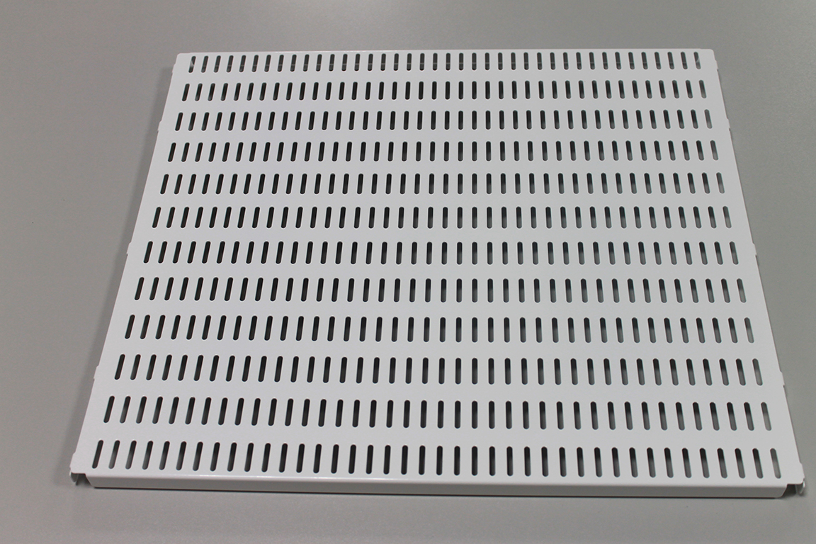 Перфорированная панель 90 x 38 см на 12 рядов  (белый)